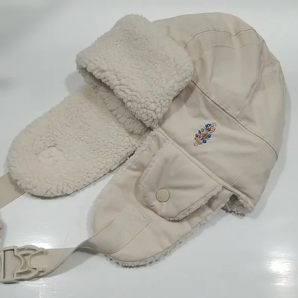 Free People Cream Shearling Hat - Picture 2 of 7